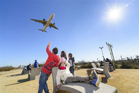 mirador de aviones el prat|Mirador de aviones